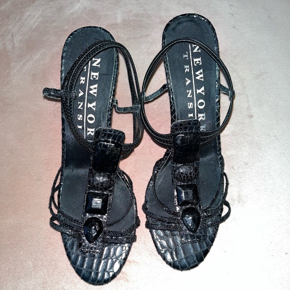 New York Transit Black Heels - Picture 3 of 9